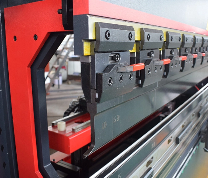Manual Upper Tool Clamping