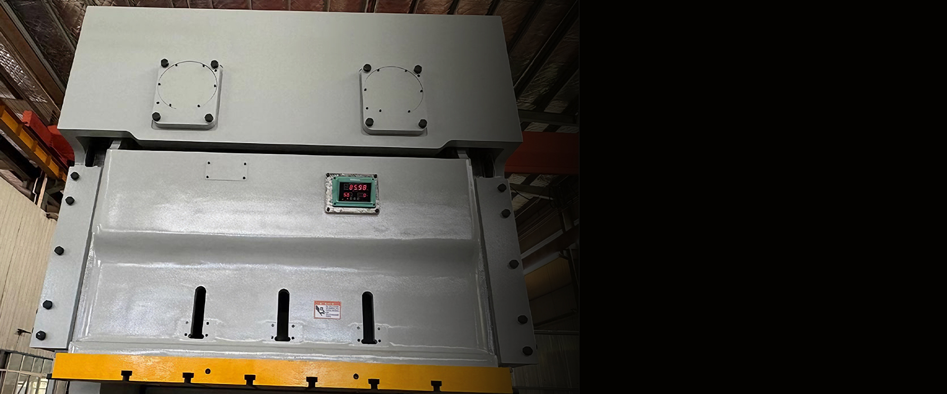 Ram in Pneumatic Double-Point Punch Presses