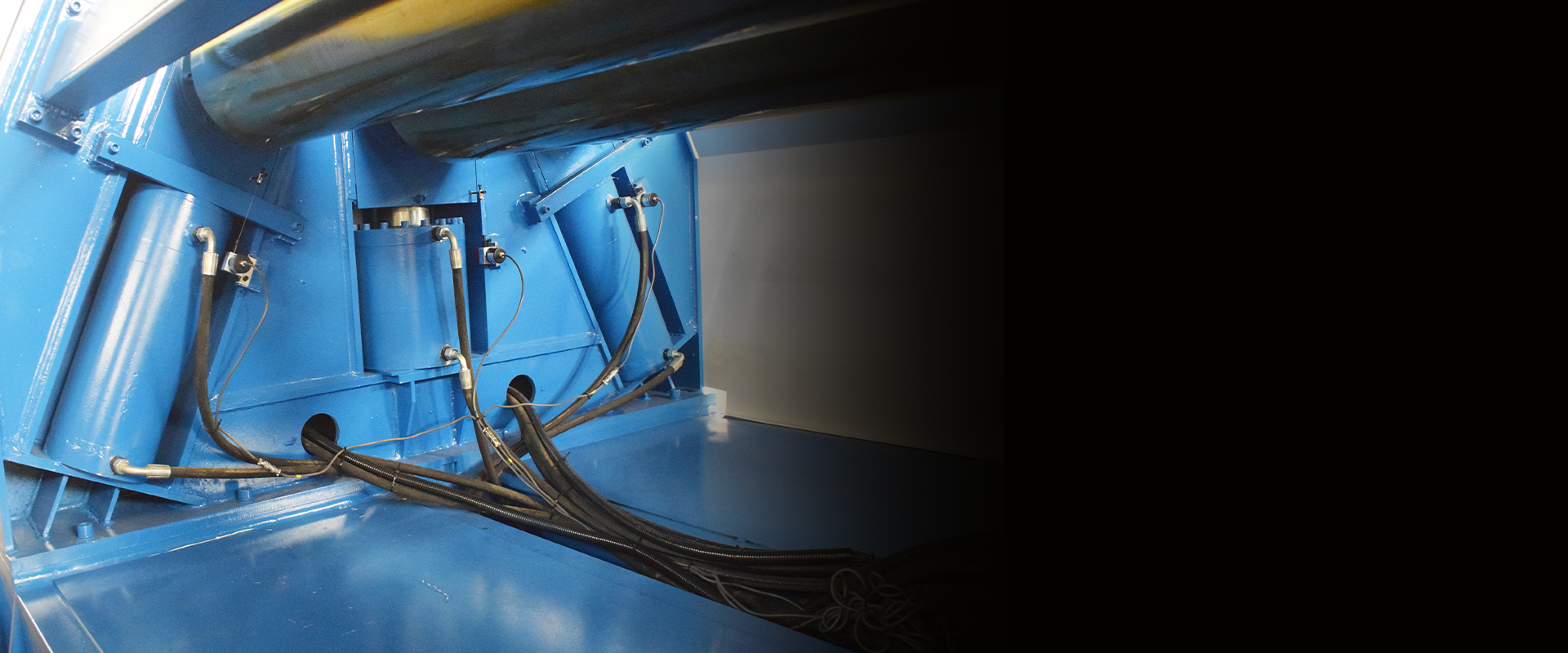 Hydraulic Cylinders in 4-Roller Plate Rolling Machines
