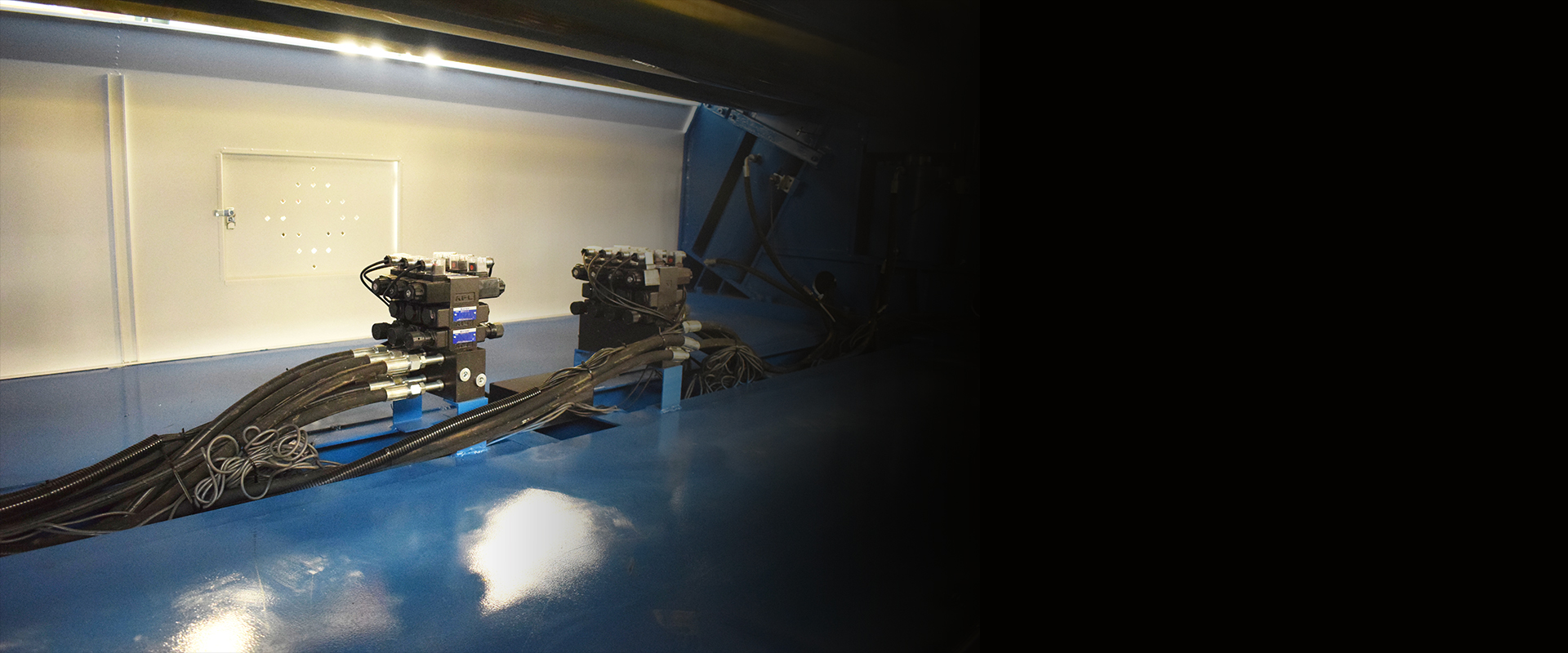 Hydraulic Valve Block in 4-Roller Plate Rolling Machines