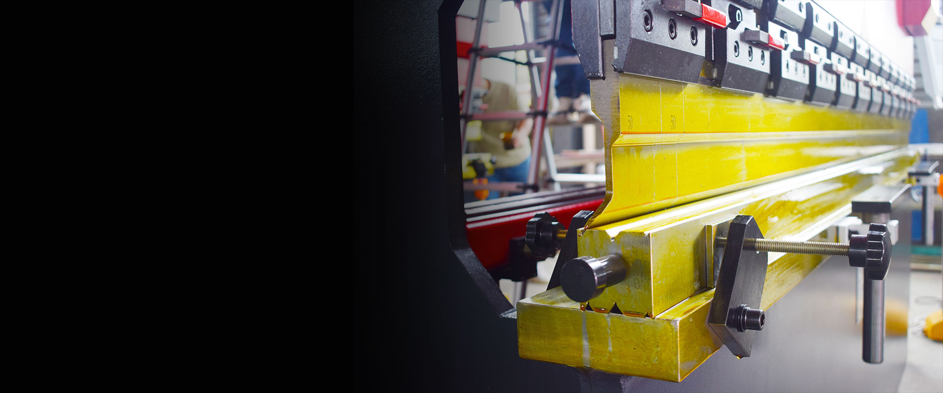 Bending Dies in Torsion - Shaft Synchronized Press Brake