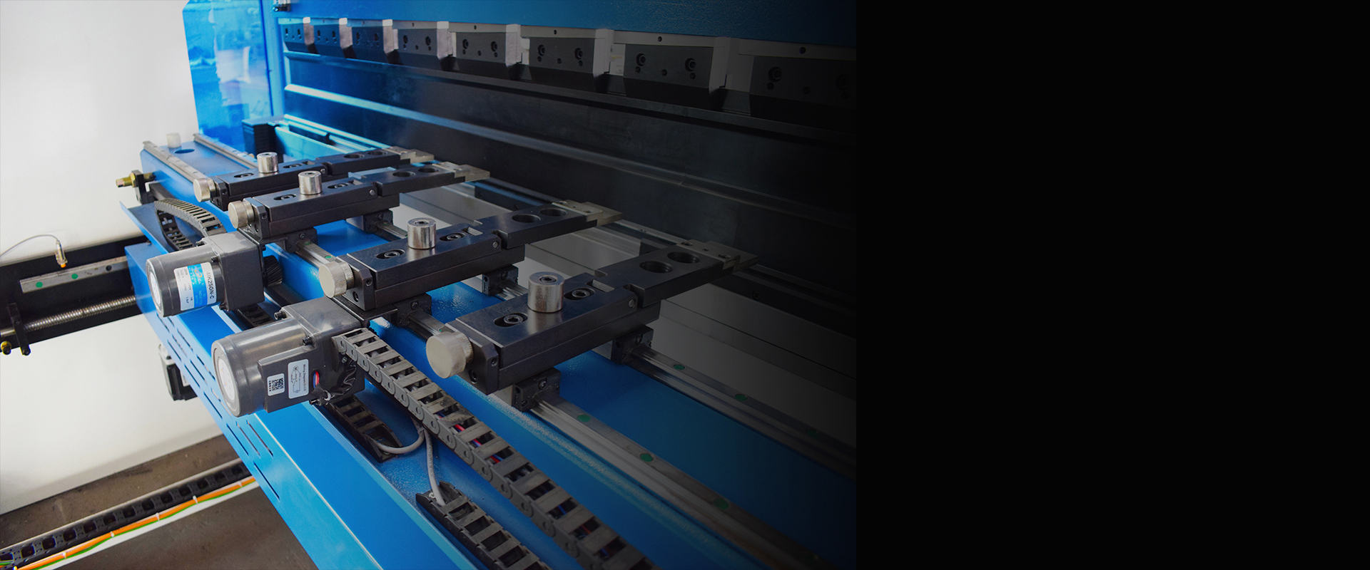 Press Brake 5-Axis CNC BackGauge with X, R, Z1, Z2, Delta X2-Axis